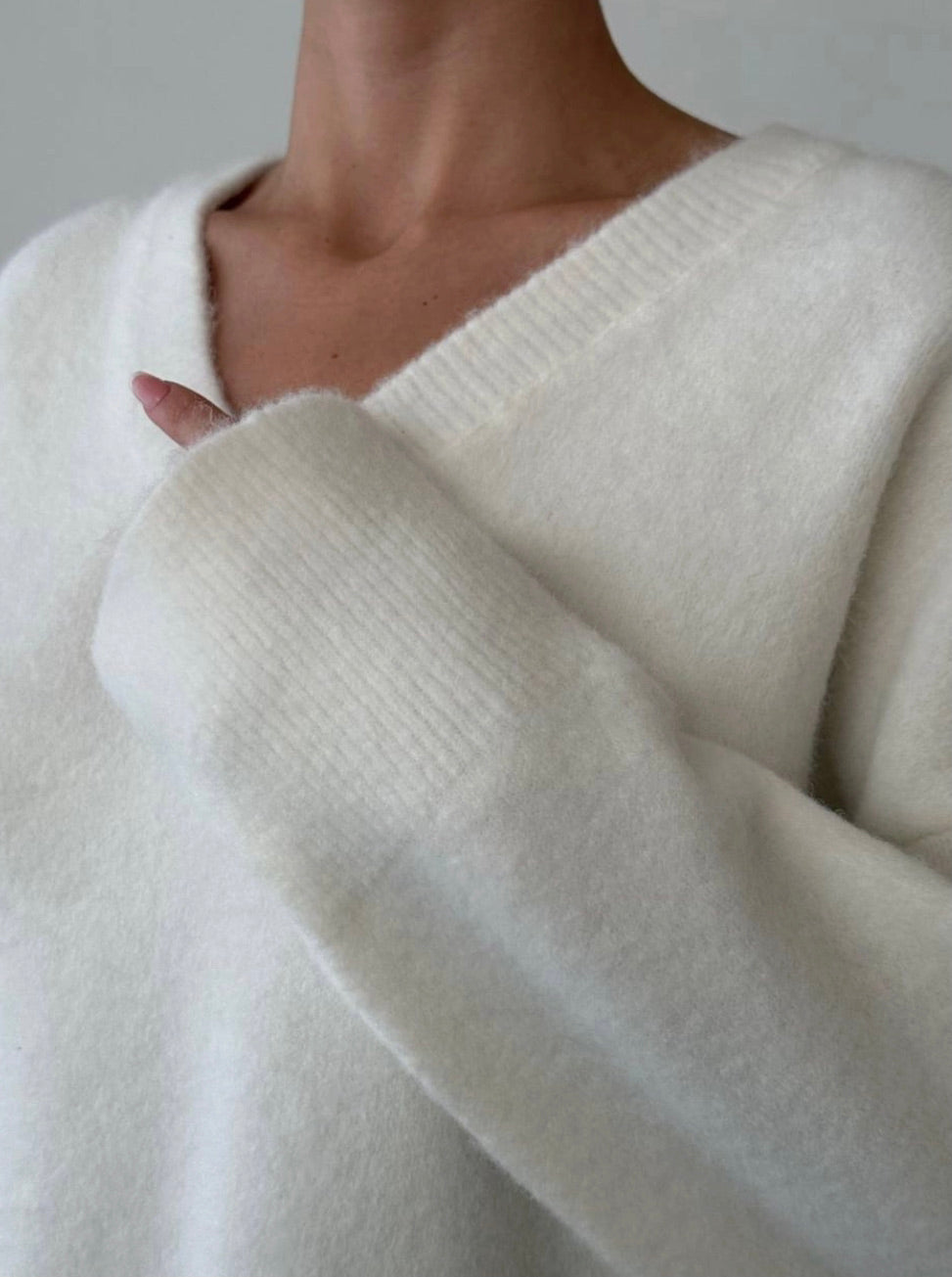 Oversized V-Neck Plush Knit Fall Sweater – ANAZ