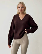Oversized V-neck plush knit sweater in brown – ANAZ