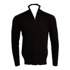 Black sweater on a white background Maison Leneveu
